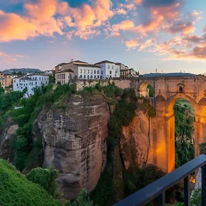 https://singular-ronda-apartment.es-andalucia.com